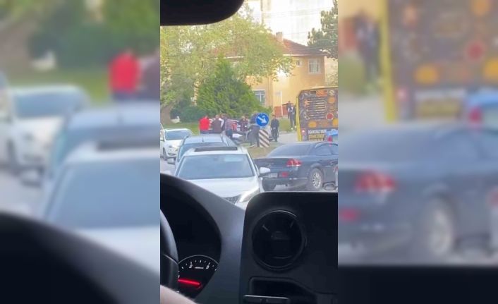 Sürücüler sokağı boks ringine çevirdi