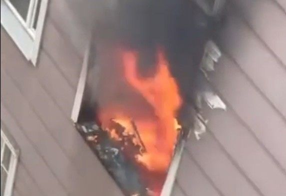 Turgutlu’da korkutan ev yangını, çocuklar yangın merdiveni ile tahliye edildi!