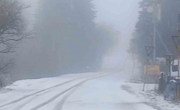 Uludağ’a nisan ayında kar yağdı