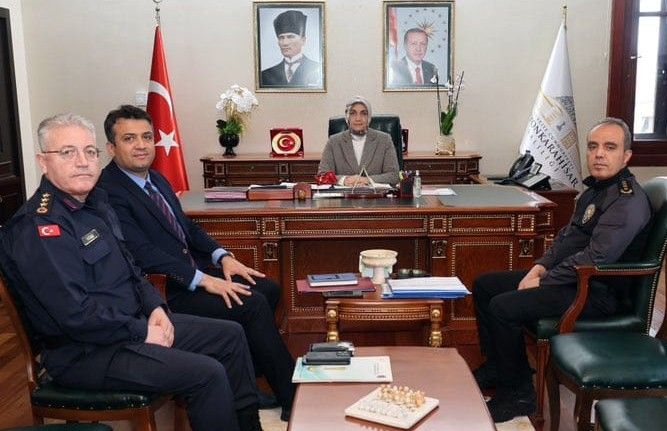 Vali Yiğitbaşı: "Bayram tatilinde Afyonkarahisar’dan 5 milyon 860 binin üzerinde araç geçişi oldu"