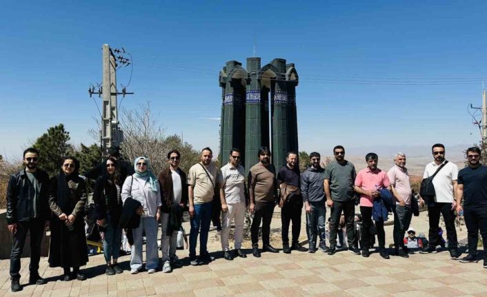 Yüksekovalı grup Tebriz’in tarihi alanlarını gezdi