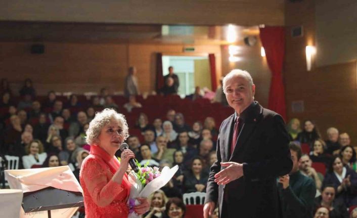 Zeki Müren ve Şükrü Tunar şarkılarla anıldı