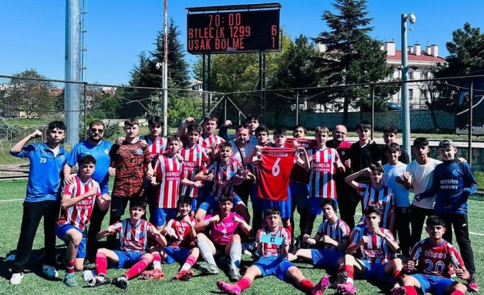 1299 Bilecik Spor, Uşak Bölmespor’a gol oldu yağdı