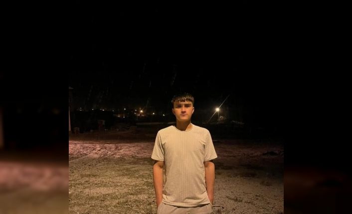 15 yaşındaki genç, husumetlilerinin silahlı saldırısına uğradı... O anlar kamerada