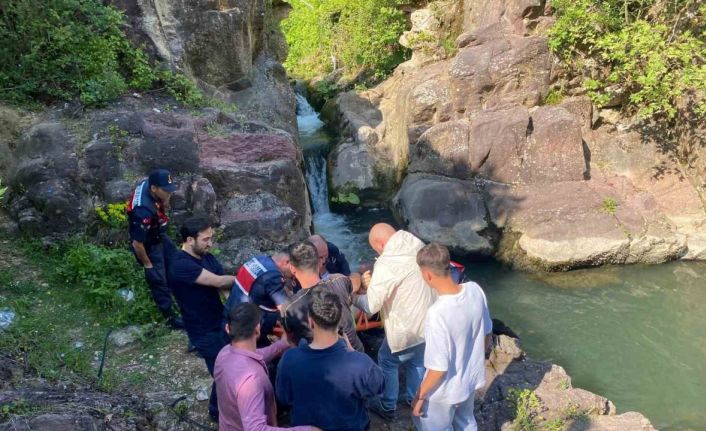 16 yaşındaki çocuk mesire alanında girdiği derede boğuldu