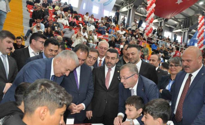 81 ilin şampiyonları Kars’ta ter döküyor