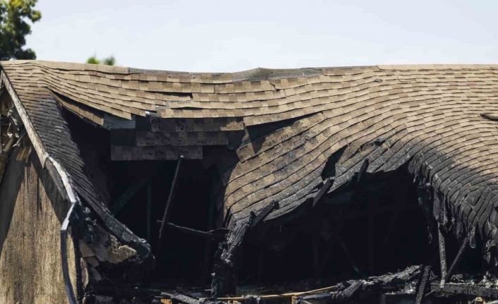 ABD’de yerleşim yerine düşen uçakta 6 kişinin öldüğü doğrulandı