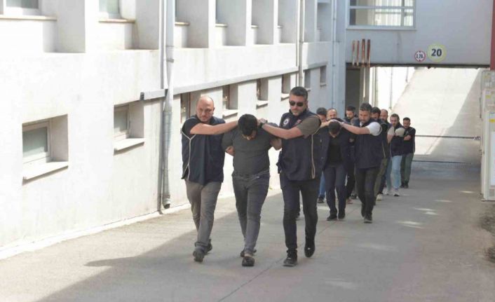 Adana’da DEAŞ’ın uyuyan hücresindeki 5 şüpheli tutuklandı, 1’i sınır dışı edildi