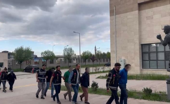 Afyonkarahisar’da fuhuş operasyonu: 4 kişi tutuklandı, 12 kadın kurtarıldı