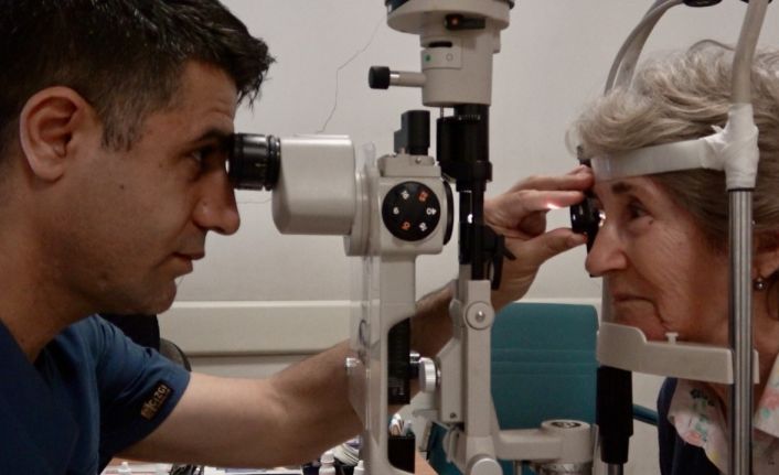 Ağrı’da bir ilk: 78 yaşındaki hastaya "akıllı mercek" ameliyatı başarıyla uygulandı