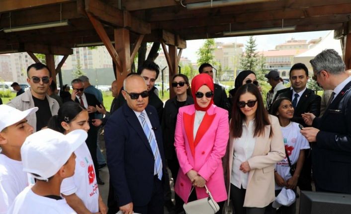 Ağrı’da "Geleneksel Bilim Dolu Günler" bilim şenliği büyük bir coşkuyla başladı