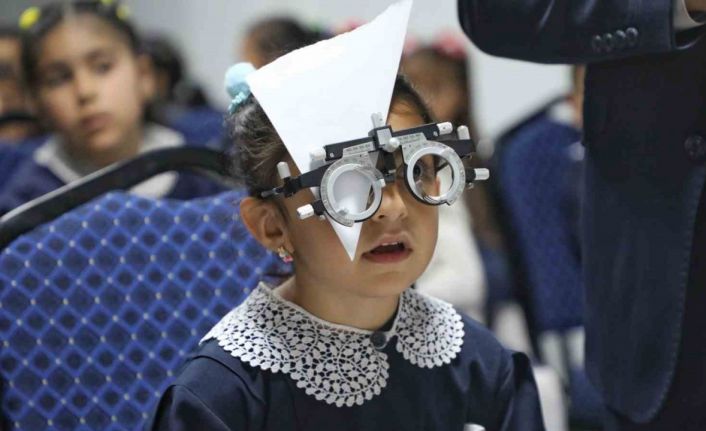 Ağrı’da öğrenciler göz sağlığı için taramadan geçirildi