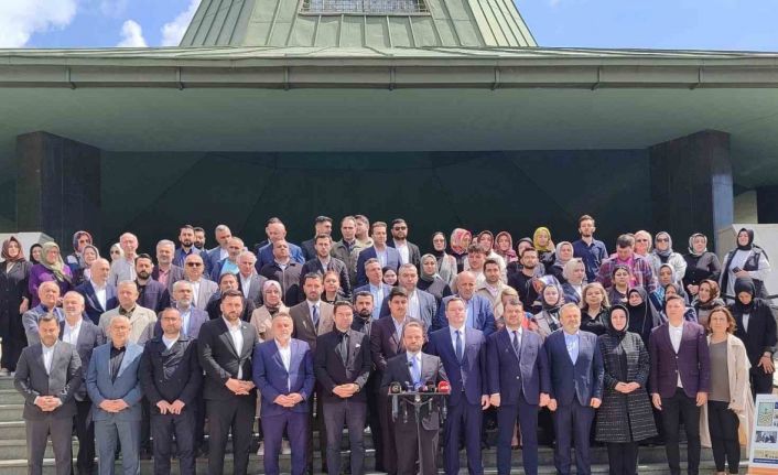 AK Parti’den Adnan Menderes Anıt Mezarı önünde 27 Mayıs açıklaması