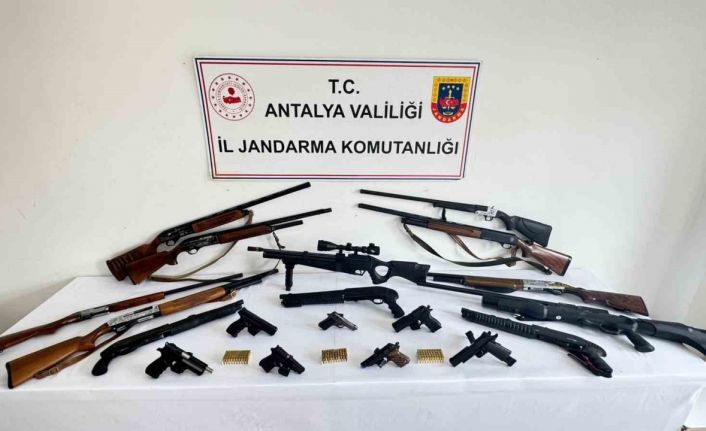 Alanya’da silah kaçakçılarına eş zamanlı operasyon