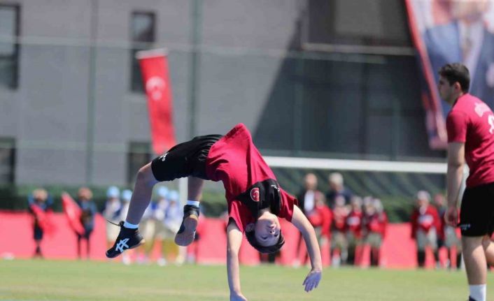 Aliağa’da 19 Mayıs coşkuyla kutlandı