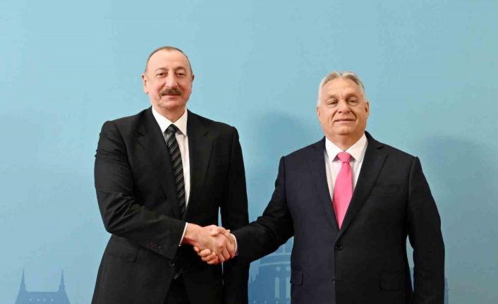 Aliyev, TDT Zirvesi’ne katılmak üzere Varkert Bazar’da