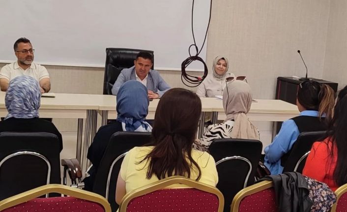 Altıntaş’ta okul öncesi kültür, sanat ve spor faaliyetleri masaya yatırıldı