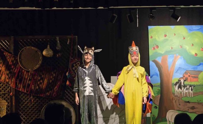 Anadolu masallarını sahnede canlandırdılar