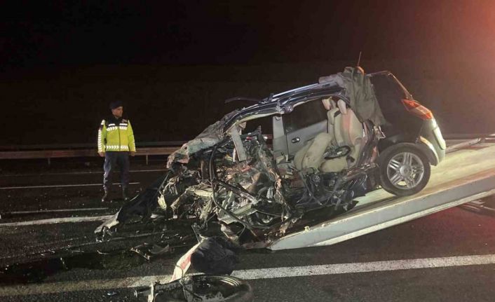 Ankara’da feci kaza... 2 otomobil kafa kafaya çarpıştı: 4 ölü, 1 yaralı