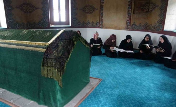 Anneler Günü Gülbahar Hatun’un huzurunda kutlandı