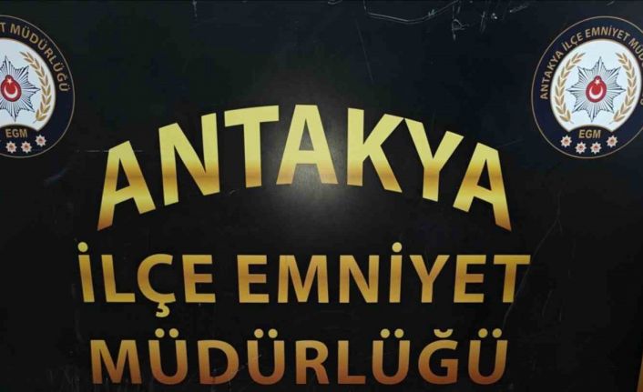 Antakya’da konteyner kentte durdurulan şahsın üzerinden uyuşturucu çıktı