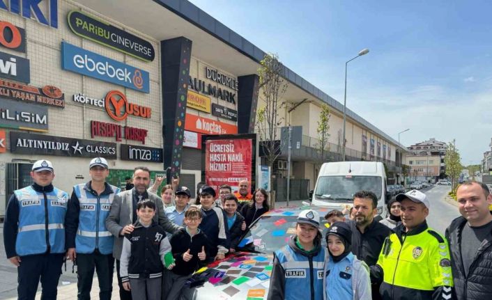Arnavutköy’de trafik farkındalığına etiketli uyarı: "Öncelik yayanın, öncelik hayatın"