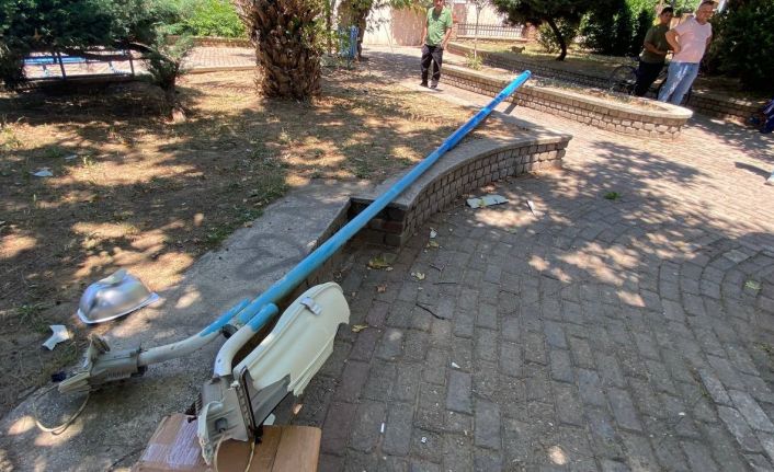 Aydın’da parkta oturan şahıslar ölümden döndü: 2 yaralı