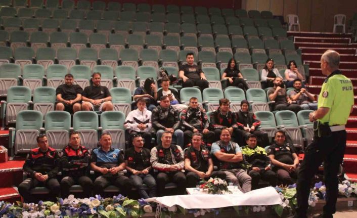 Aydın’da trafik ekiplerinden genç sürücülere ders