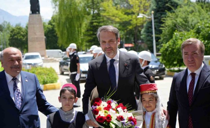 Bakan Bayraktar Erzincan’da