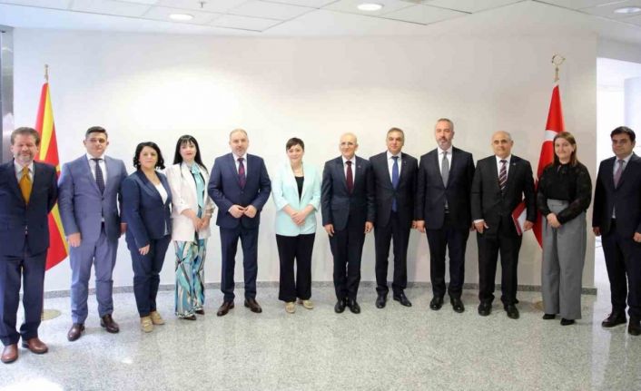 Bakan Şimşek, Kuzey Makedonya Maliye Bakanı Kochoska ile bir araya geldi