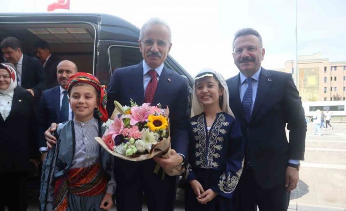 Bakan Uraloğlu Eskişehir Valiliği’ne ziyarette bulundu