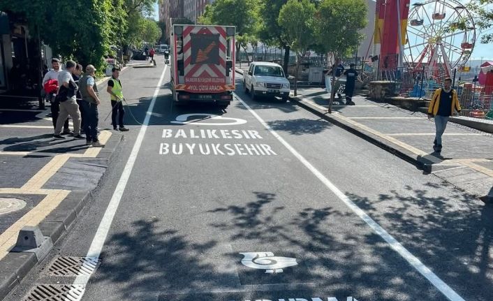 Bandırma’da Mehmetçik Caddesi yenilendi