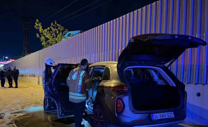 Başakşehir’de iki araç kafa kafaya çarpıştı: 5 yaralı