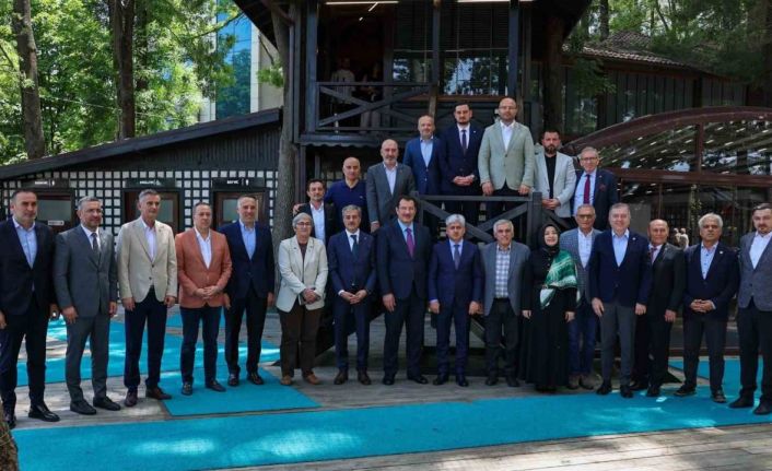 Başkan Alemdar: "Sakarya şehrin takımını hak ettiği yerlere taşıyacak güce de kabiliyete de sahiptir"