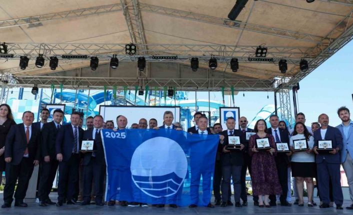 Başkan Böcek: "640 kilometrelik kıyı şeridimizde, marina ve turizm teknelerinin mavi bayrak alması için büyük gayret gösteriyoruz"