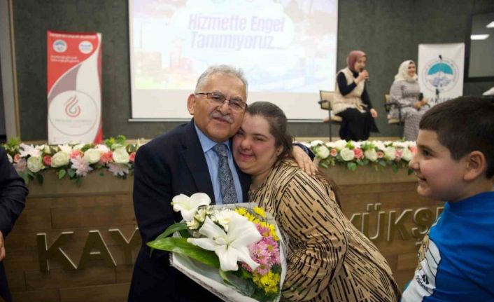 Başkan Büyükkılıç, engelliler için özel hizmetleri sıraladı