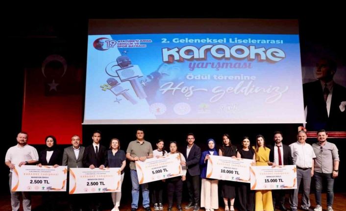 Başkan Yılmaz, başarılı öğrencileri ödüllendirdi