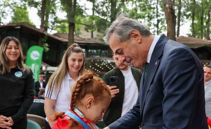 Başkan Yusuf Alemdar, sporun şampiyonlarıyla buluştu