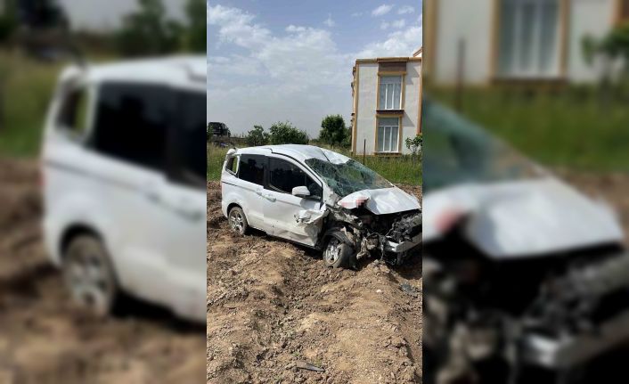 Batman’da kamyonet şarampole yuvarlandı: 2 yaralı