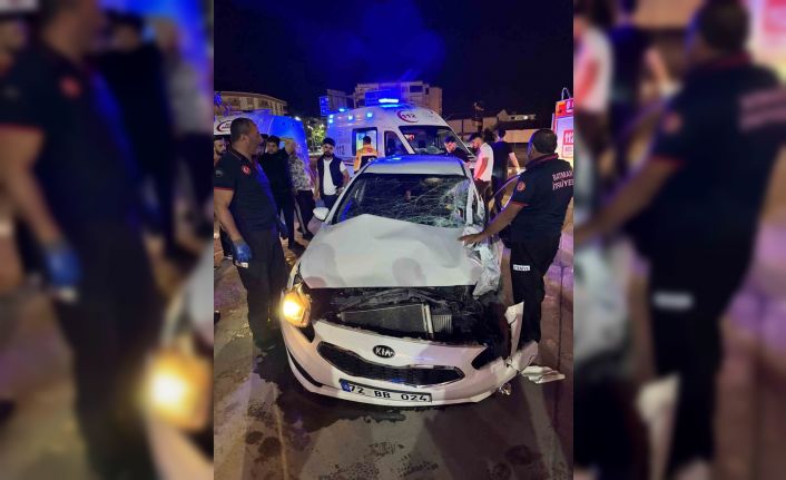 Batman’da otomobil tırla çarpıştı: 3 yaralı