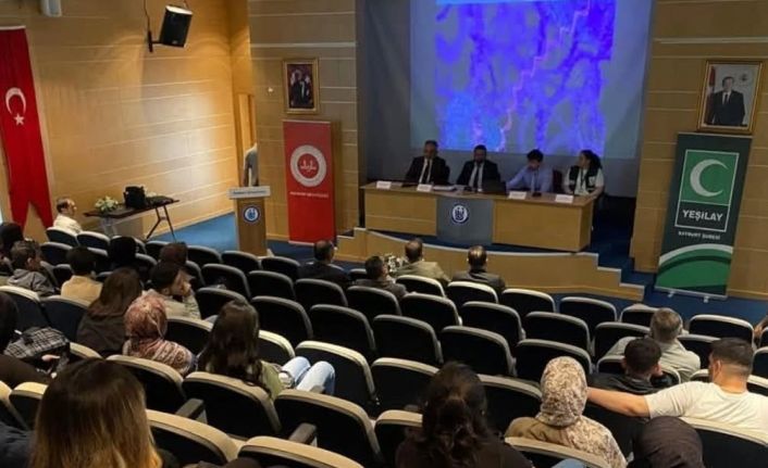 Bayburt’ta bağımlılıkla mücadele konulu panel düzenlendi
