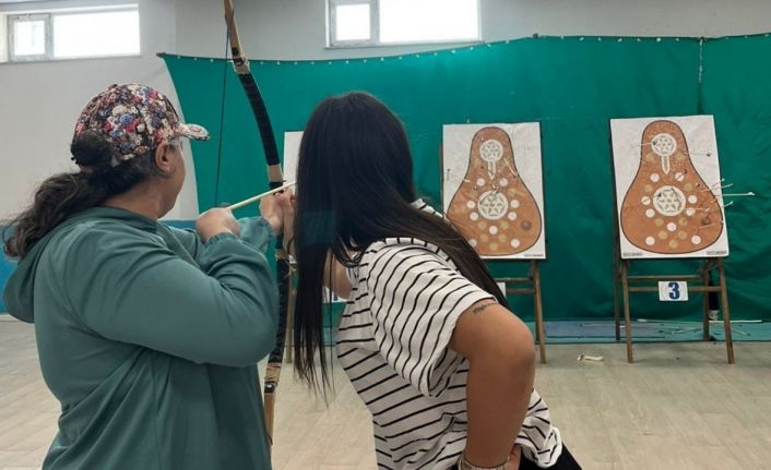 Bayburt’ta TRSM hastalarına yönelik okçuluk yarışması düzenlendi