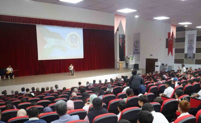 Besni İmam Hatip Ortaokulu’ndan Kudüs temalı şiir dinletisi