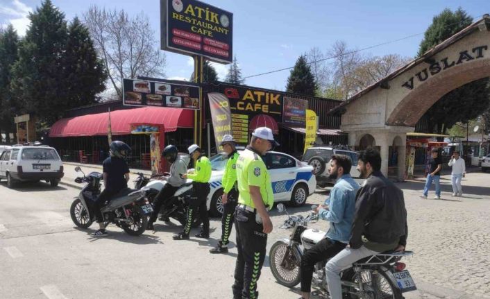 Beyşehir’de kask takmayan motosikletliler kameralardan belirlenip ceza yazılıyor