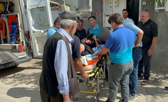 Bıçağın üzerine düşen şahıs yaralandı