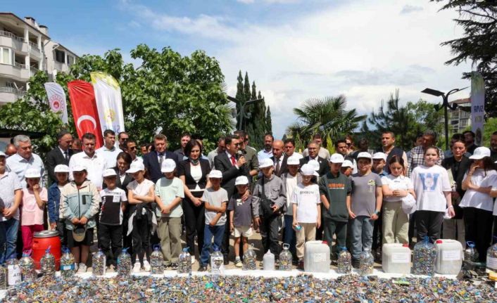 Bilecik’te öğrenciler 2 bin 543 kilogram atık pil topladı