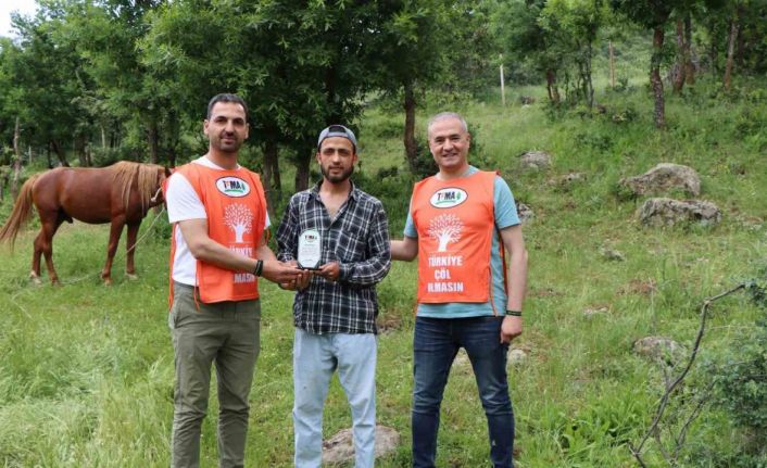 Bingöllü çobandan yürek ısıtan davranış