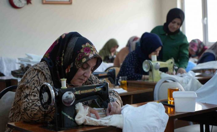 Bir döneme damgasını vurmuştu: Geçmişin izlerini taşıyan beyaz işi ürünler antika dikiş makinelerinde hayata döndürülüyor