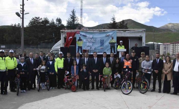 Bitlis’te Trafik Güvenliği Haftası etkinliği