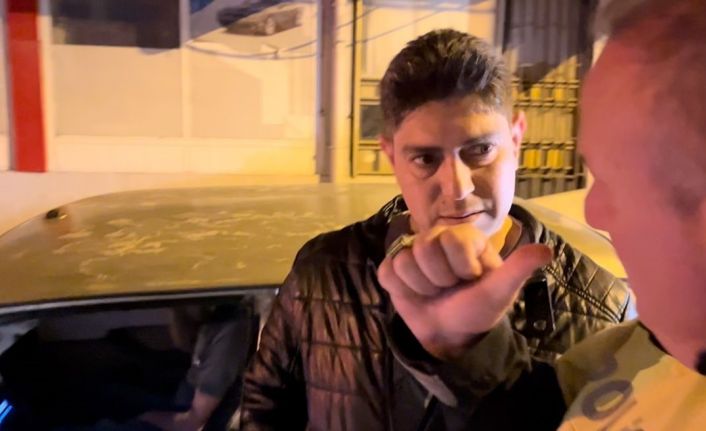 Böylesi görülmedi.. Alkollü çıkan bu sefer Türk değil, Suriyeli..